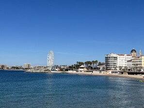 Beach - Saint-Raphael, near the TGV station, shops, Old Port and beach, large T2 50m2, 4 people, very well equipped and parking (Saint Raphael)