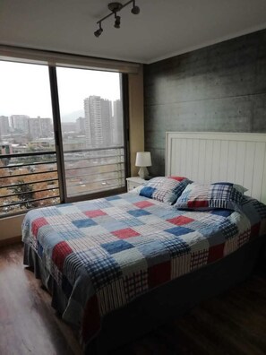 Comfort-Apartment, Stadtblick | Verdunkelungsvorhänge, Bügeleisen/Bügelbrett, kostenloses WLAN