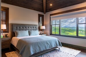 3 bedrooms, iron/ironing board, free WiFi, bed sheets - North Face Cottage - Community seasonal pool, hot tub, outdoor gas fireplace (Boone)