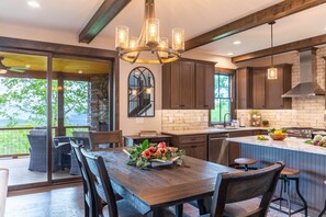 Dining - North Face Cottage - Community seasonal pool, hot tub, outdoor gas fireplace (Boone)