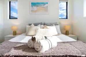 2 habitaciones, tabla de planchar con plancha y cuna de viaje 