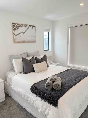 2 bedrooms, iron/ironing board, travel cot, free WiFi