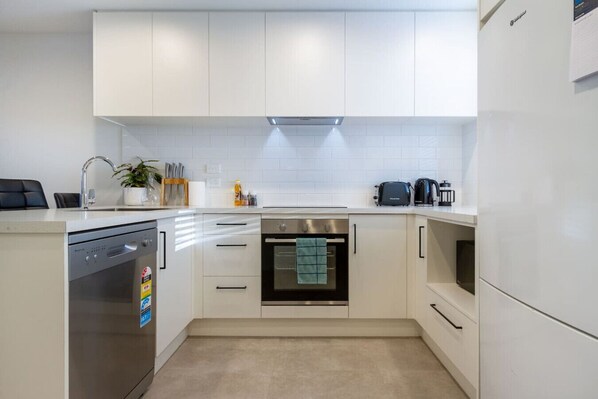 Fridge, microwave, oven, stovetop