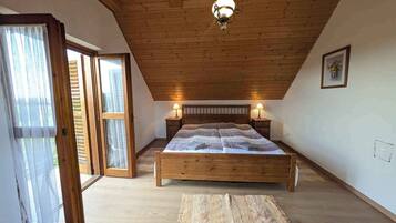 2 slaapkamers, reisbedje, internet