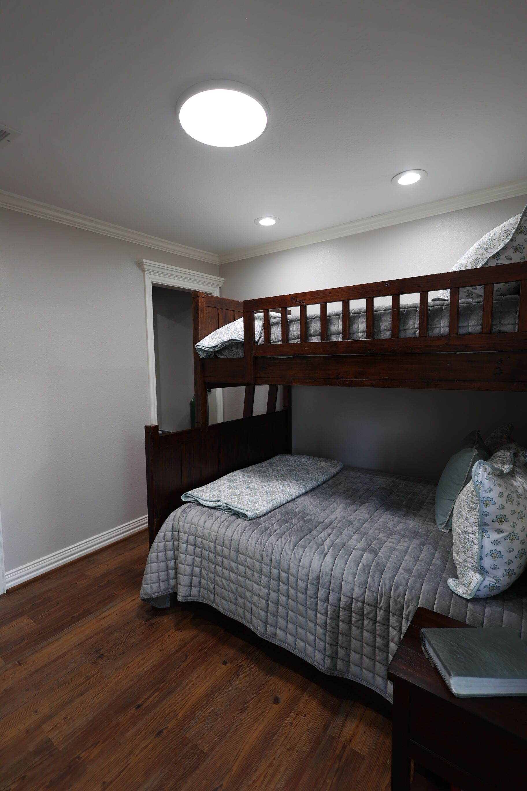 2 bedrooms, desk, free WiFi, bed sheets
