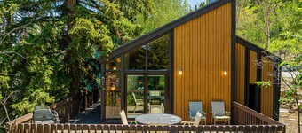 Vintage Cabin in Old Town | Walk to Ski & Main St