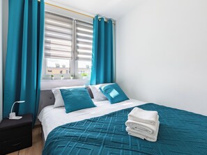 1 habitación, tabla de planchar con plancha, wifi y ropa de cama