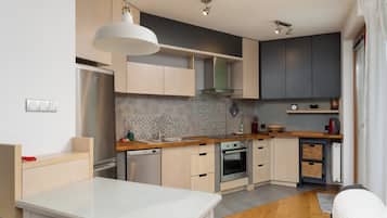 Forn, placa de cuina i rentaplats