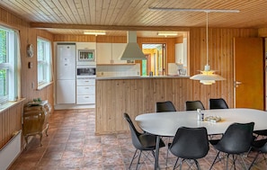 Dining - Awesome home in Væggerløse with WiFi (Væggerløse)