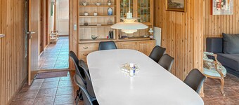 Awesome home in Væggerløse with WiFi