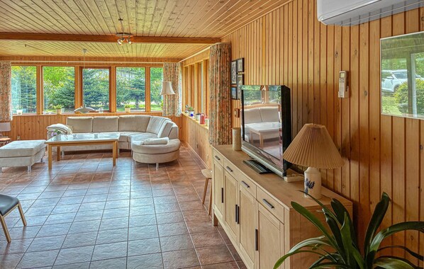 Living area - Awesome home in Væggerløse with WiFi (Væggerløse)