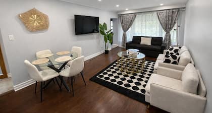 Newly Reno’d 3BR Bungalow w/ Backyard Volleyball Set—Near TTC & Rogers Stadium!