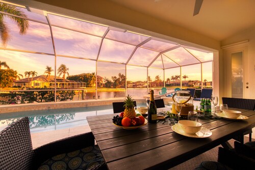VILLA SUMMERLAND– HEATED POOL & SPA | GULF ACCESS | BOAT RENTAL + TOURS VOUCHER INCL.