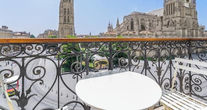 Appartement Place Pey Berland avec balcon et parking