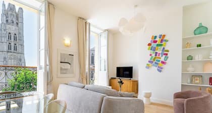 Appartement Place Pey Berland avec balcon et parking