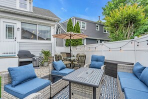 Outdoor dining - 2Blocks 2Beach with Free Coffee, AC and Linens+Towel (Belmar)