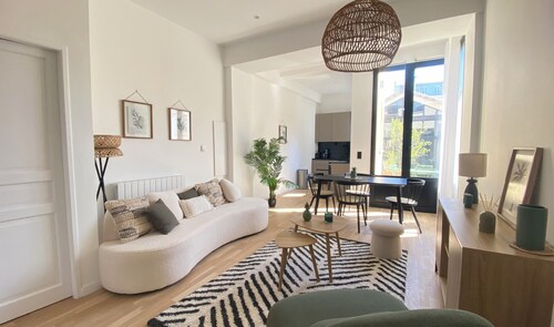 Prestigious appartment in the heart of the Golden Triangle