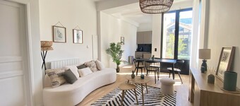 Prestigious appartment in the heart of the Golden Triangle