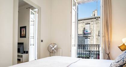 Elegant Apartment in the Heart of Historic Saint-Michel District
