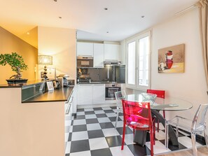 Fridge, microwave, oven, dishwasher