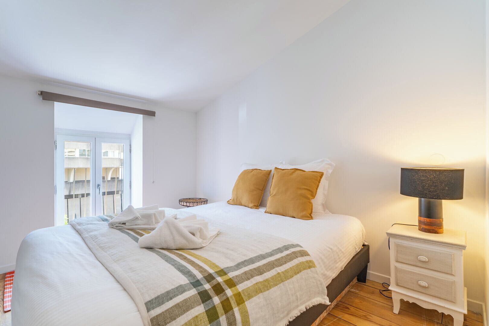 2 bedrooms, iron/ironing board, travel cot, WiFi