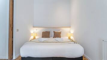 2 slaapkamers, een strijkplank/strijkijzer, reisbedje, wifi