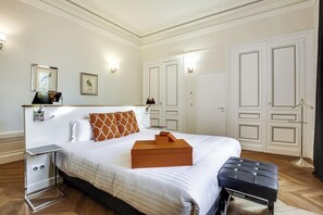 2 bedrooms, iron/ironing board, travel cot, WiFi