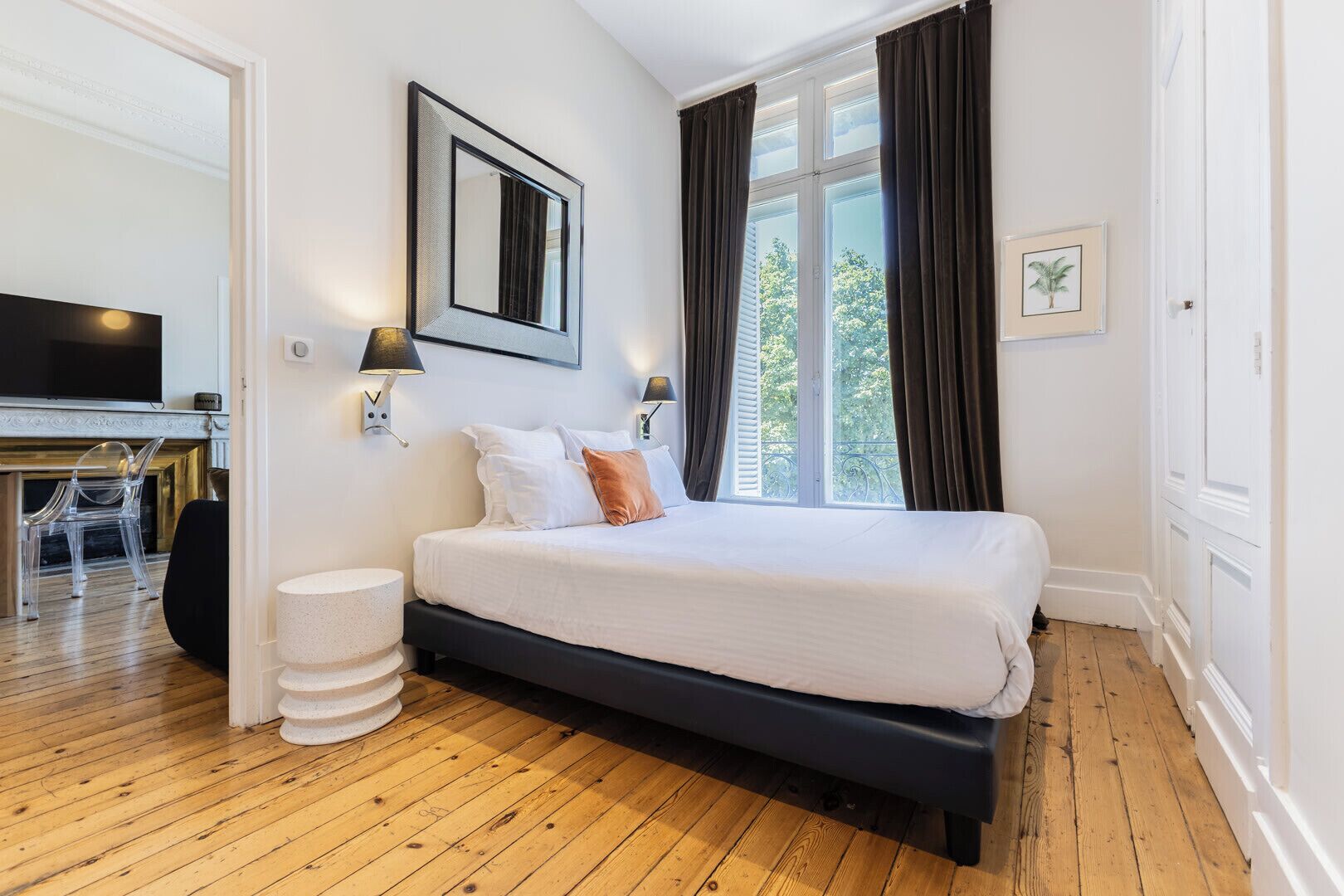 2 bedrooms, iron/ironing board, travel cot, WiFi