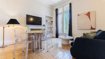 Fernseher, Kamin