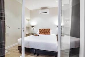 3 chambres, fer et planche à repasser, Wi-Fi, draps fournis