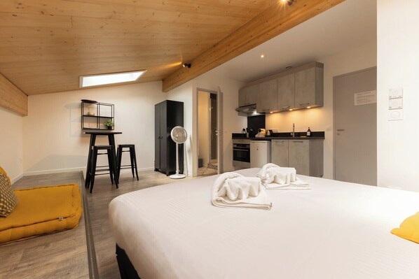 1 bedroom, iron/ironing board, WiFi, bed sheets