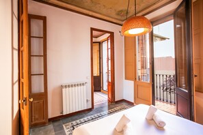 2 soverom, strykejern/-brett, wi-fi (inkludert) og sengetøy