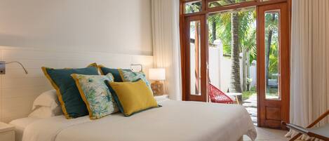 5 bedrooms, in-room safe, iron/ironing board, bed sheets
