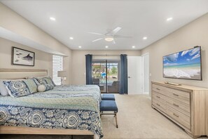 3 quartos, escrivaninha, ferros/tábuas de passar roupa