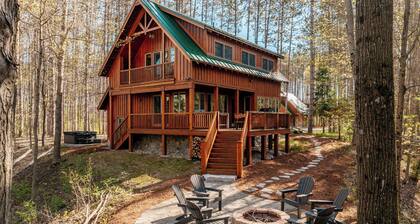 Secluded cabin on Betsie River with hot tub & firepit. Minutes to Crystal Mtn