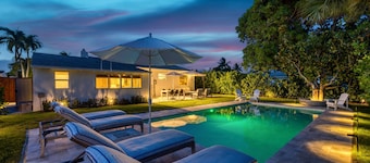 New! Fully Renovated Luxurious Villa in SoSo with Pool in West Palm Beach