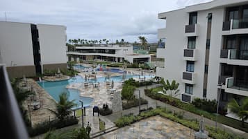 4 albercas al aire libre