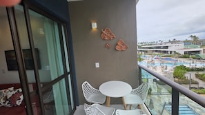 Family Studio, Pool View | Lanai - Makia Beach Muro Alto 220B by La Playa (Ipojuca)