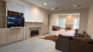 Smart TV, fireplace