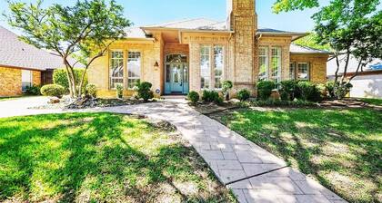 Your perfect 4 bedroom getaway on a golf course