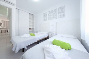 1 chambre, coffres-forts dans les chambres, bureau