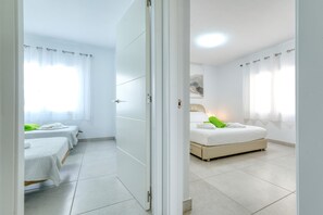 1 bedroom, in-room safe, desk, iron/ironing board