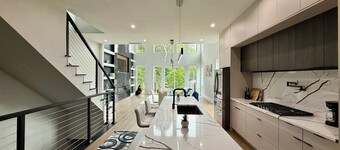 New! Luxury Home In Dallas!