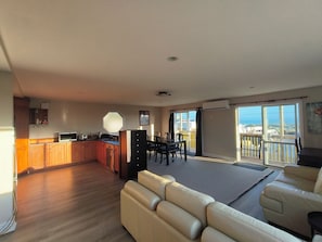 TV - Ridgeview Retreat with Stunning Ocean Views, Ridgeview Retreat at Karikari Peninsula (Karikari Peninsula)