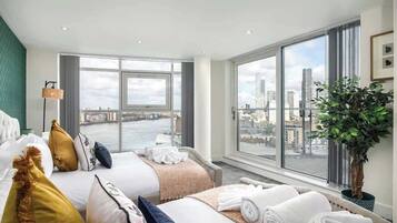 2 bedrooms, desk, iron/ironing board, travel cot