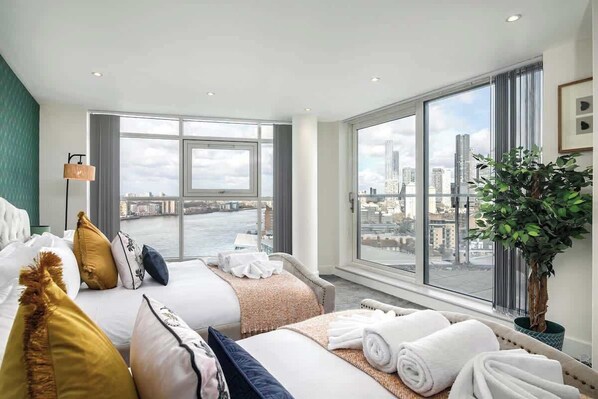 2 bedrooms, desk, iron/ironing board, travel crib