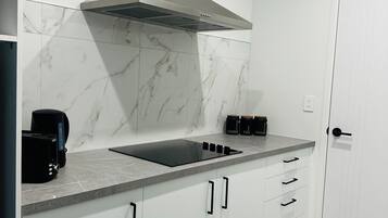 Microondas, placa de cocina