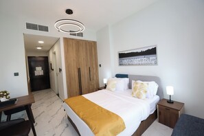 1 bedroom, iron/ironing board, WiFi, bed sheets - Central Stay Studio Apartment near Cleveland and Abu Dhabi Mall (Abu Dhabi)