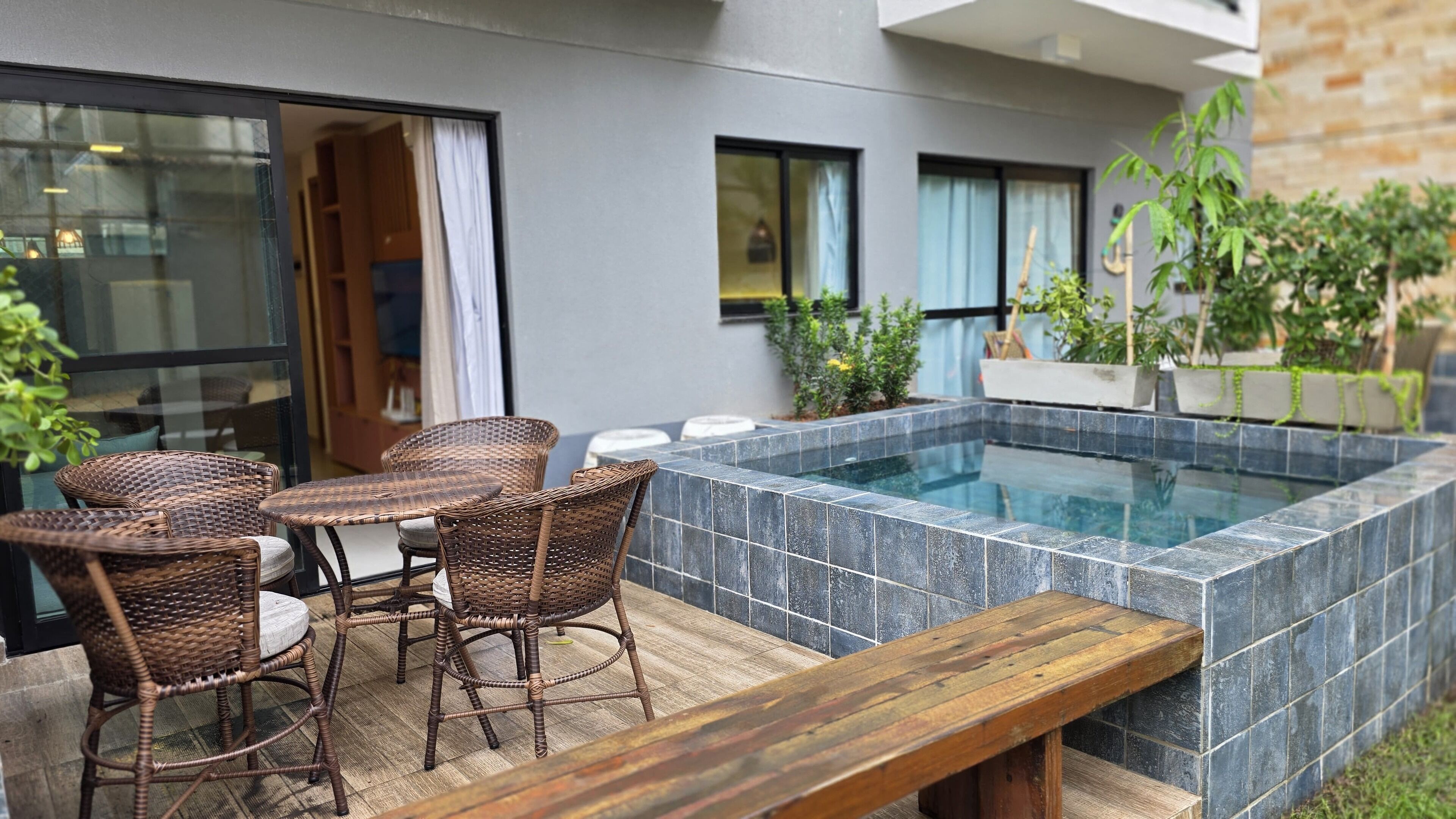 Kolam renang tertutup