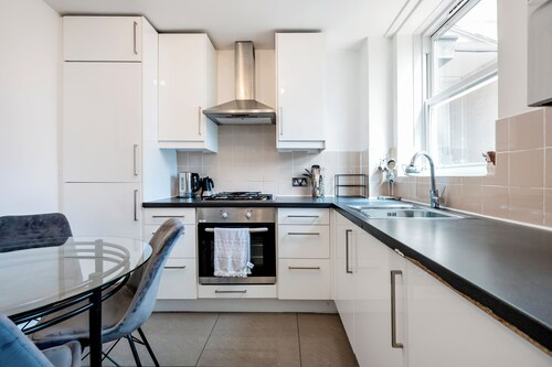Spacious London stay -3 Bedroom property